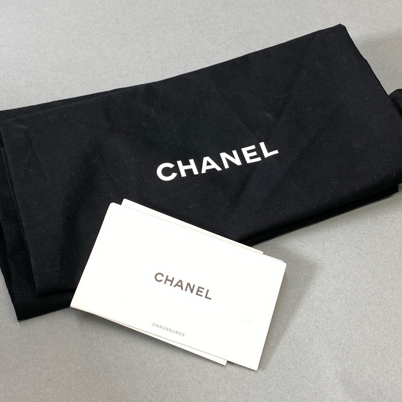 5j16《美品》 CHANEL シャネル ココマーク シャイニー カーフスキン レザーシューズ ローファー 23A G45008 35.5 ブラック レザー 箱・保存袋付きu02t
