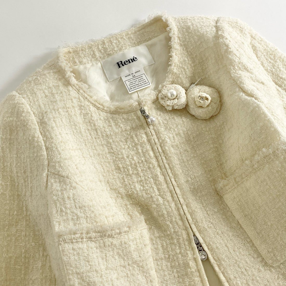 40d15 《美品》 Rene ルネ ツイードジャケット ノーカラージャケット セレモニージャケット ジップツイードカーディガン パールジップ 6743190 サイズ34 クリーム レディース 日本製 春