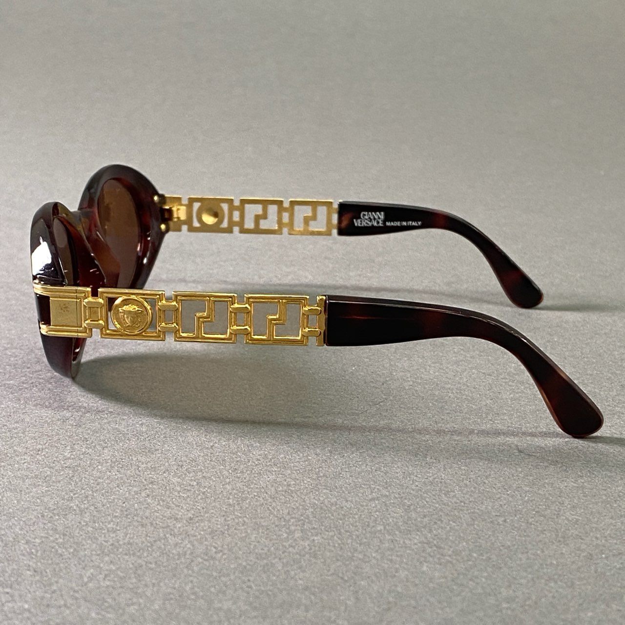 a17 GIANNI VERSACE ジャンニ ヴェルサーチ メデューサ サングラス ブラウン ゴールド アイウェア 眼鏡 イタリア製 ヴィンテージ VINTAGE