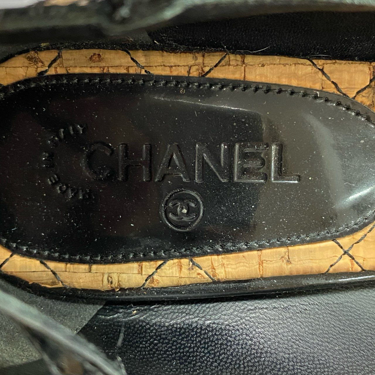 4e16 CHANEL シャネル ココマークストラップ エナメル ウェッジソールサンダル ブラック パテントレザー マトラッセ シューズ 箱付き