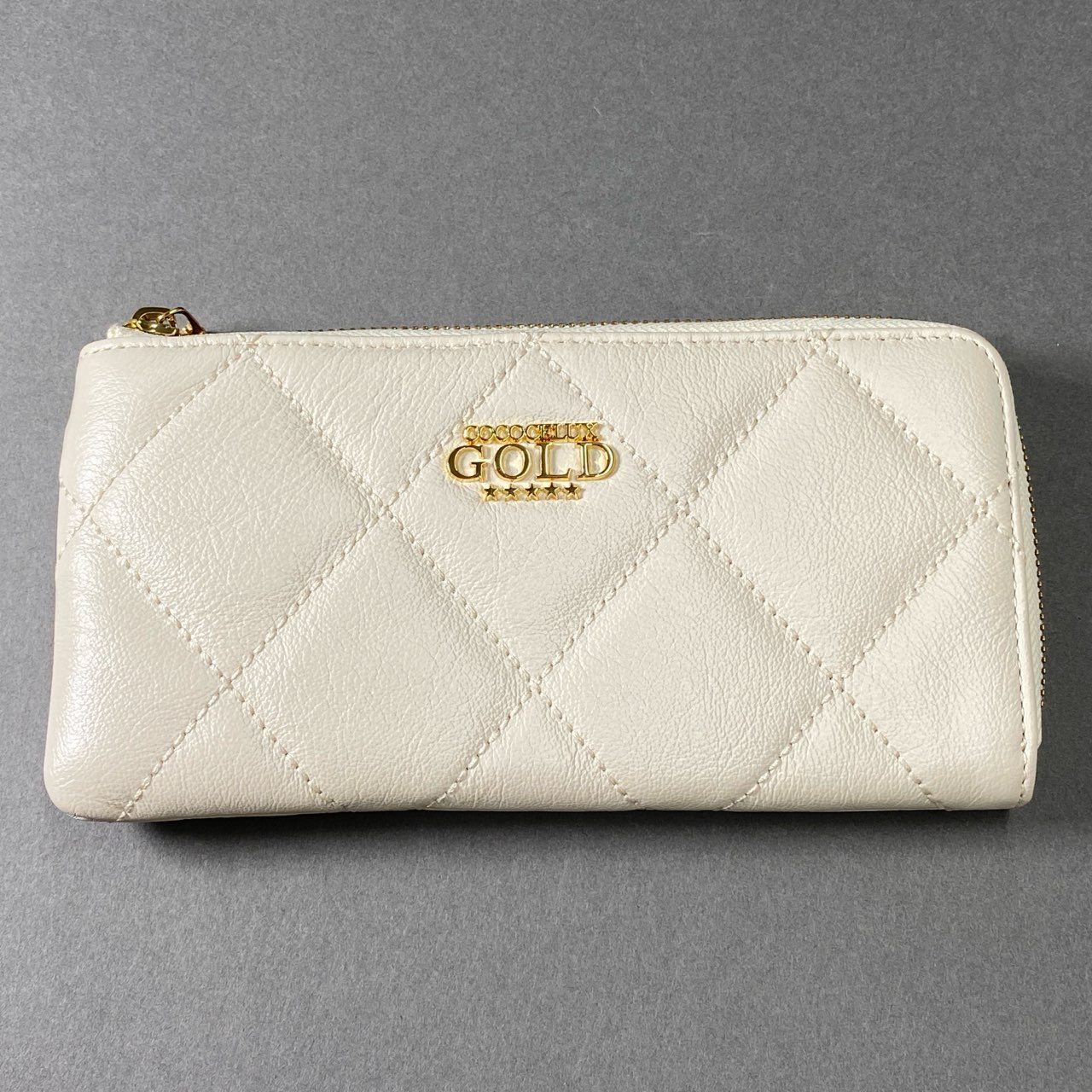 26f23 《美品》定価¥85,800 COCOCELUX GOLD ココセリュックス ゴールド ダイヤモンドレザー L字 ラウンドジップウォレット 長財布 501AB0318 ホワイト Leather キルティング