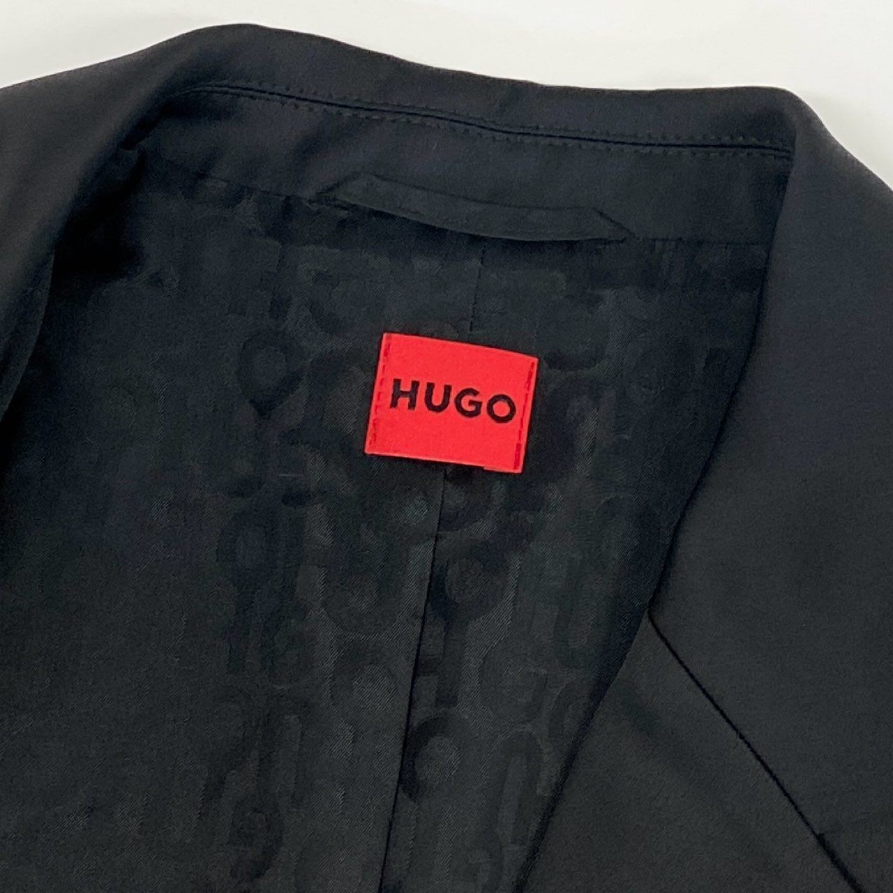 83i3《美品》 HUGO BOSS ヒューゴボス ダブルプレスト テーラードジャケット ブレザー 裏地総柄 ビジネス フォーマル 38 ブラック レディースo07t