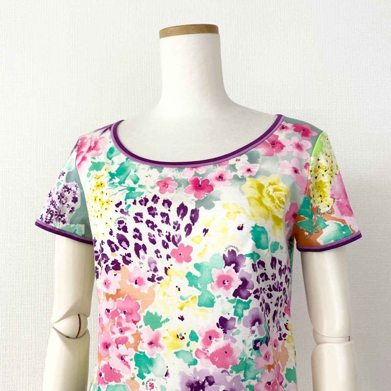 59e11 LEONARD レオナール 美しい花柄プリント 半袖Tシャツ カットソー トップス サイズM マルチカラー コットン100% レディース 日本製