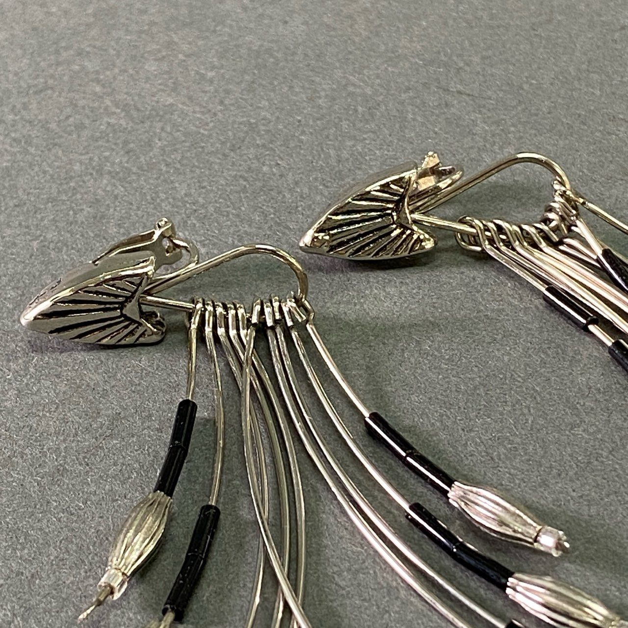 l12 定価¥17,600 TOGA PULLA トーガ プルラ Beads Earrings メタルビーズ イヤリング シルバー フリンジ アクセサリー ピアス 日本製 箱付き