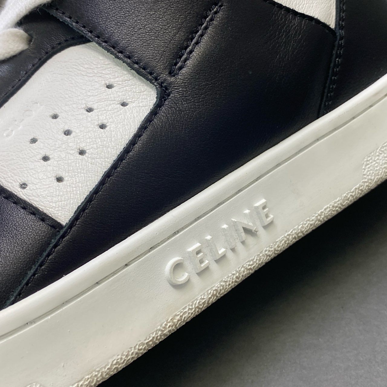 《美品》 CELINE セリーヌ CT-02 トレイナー ミッドトップスニーカー 41 ホワイト ブラック レザー シューズ 箱付き