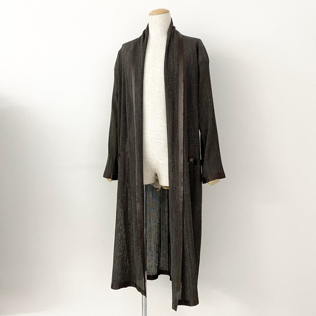 75e25 ISSEY MIYAKE イッセイミヤケ ガウンコート ロングカーディガン IM67-FA905 サイズL ブラウン ポリエステル100% レディース 日本製