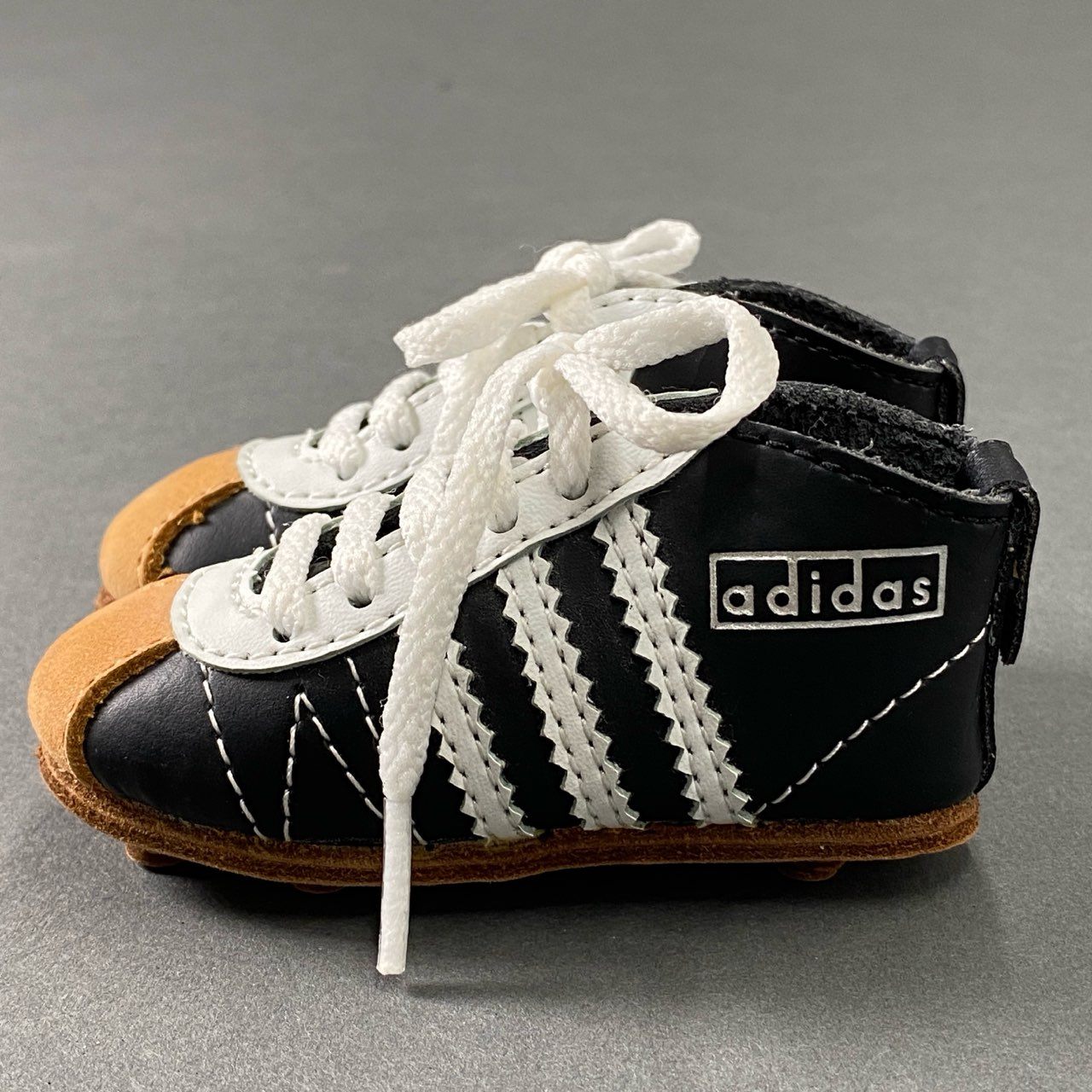 h2 adidas アディダス MINI REPLICA 1954 ミニチュアシューズ スニーカー ブラック レザー インテリア