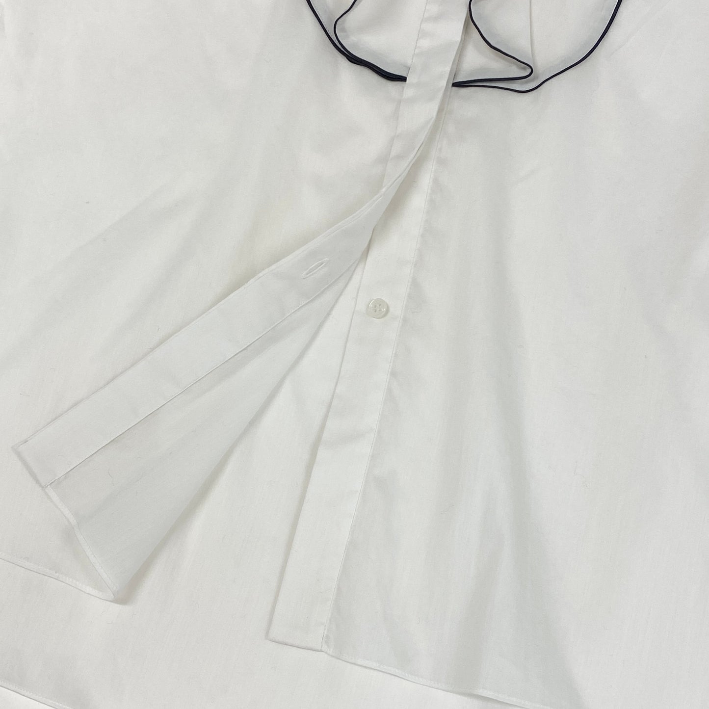 54g10 《美品》 Drawer ドゥロワー バンドカラー パイピング 比翼 長袖シャツ 36 ホワイト コットンシルク ブラウス