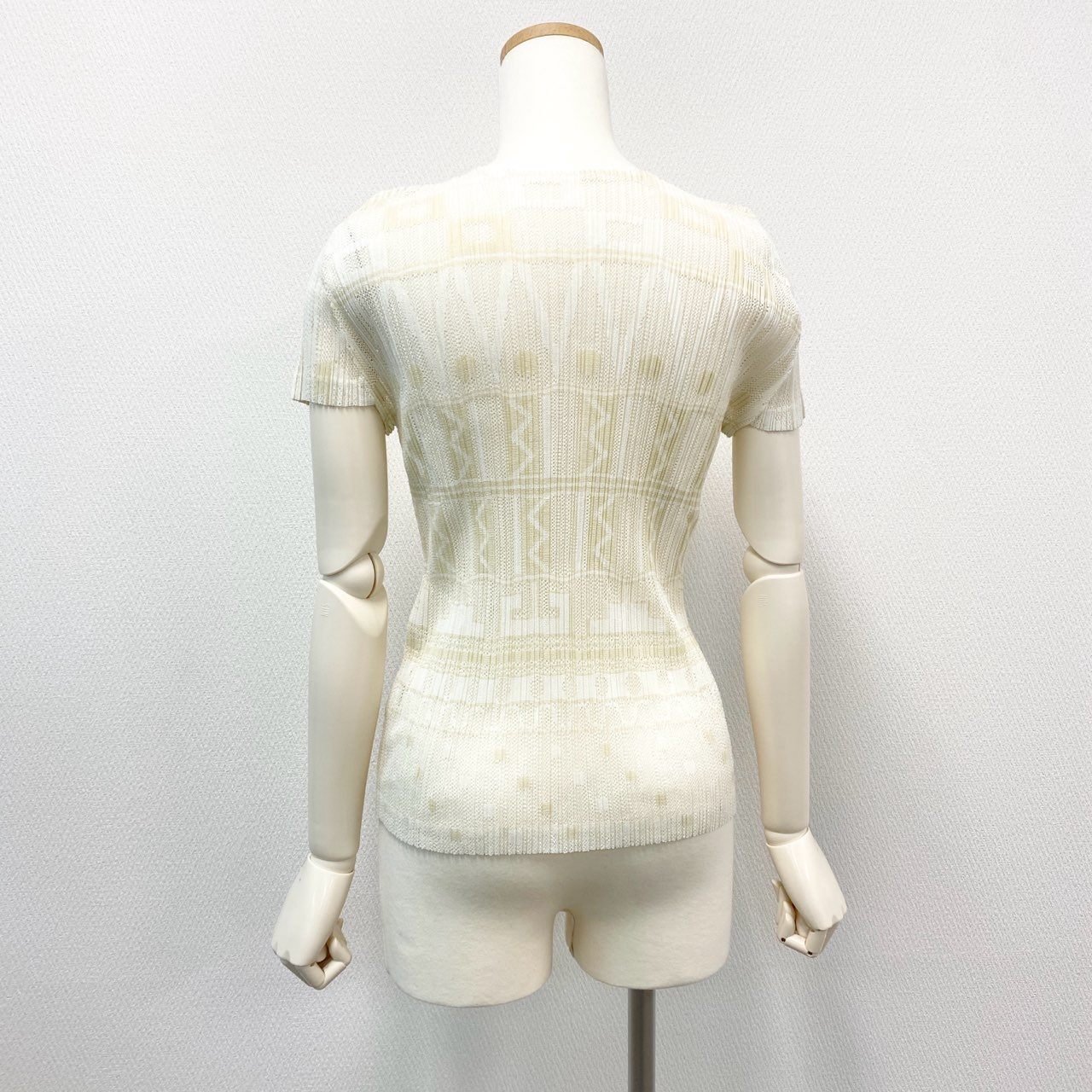 34i18《極美品》PLEATS PLEASE プリーツプリーズ 半袖カットソー Tシャツ トップス メッシュ 総柄 サイズ4 アイボリー ホワイト レディース 女性用u02t