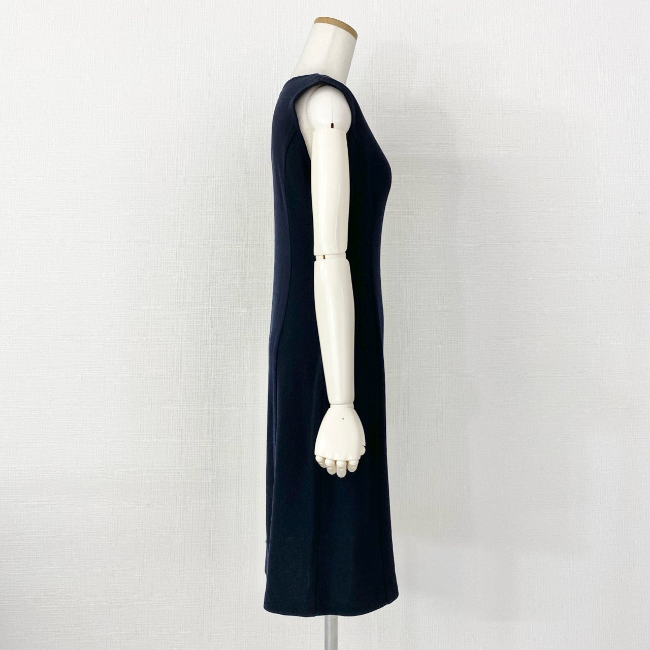 17f14 【美品】 日本製 Rene ルネ ニットワンピース ノースリーブワンピース 綺麗なシルエット 6832170 サイズ36 ネイビー レディース