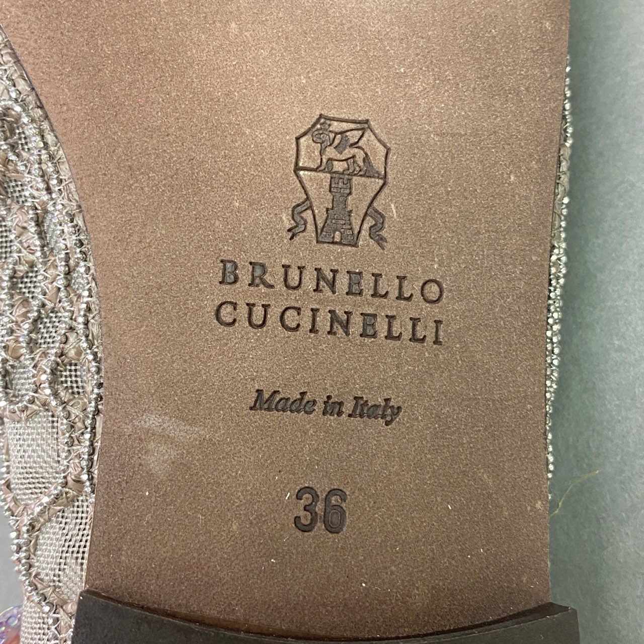 1c6 《美品》 BRUNELLO CUCINELLI ブルネロクチネリ 現行モデル フラットシューズ パンプス スリングバック ビーズ装飾 レース スエード 36 グレー
