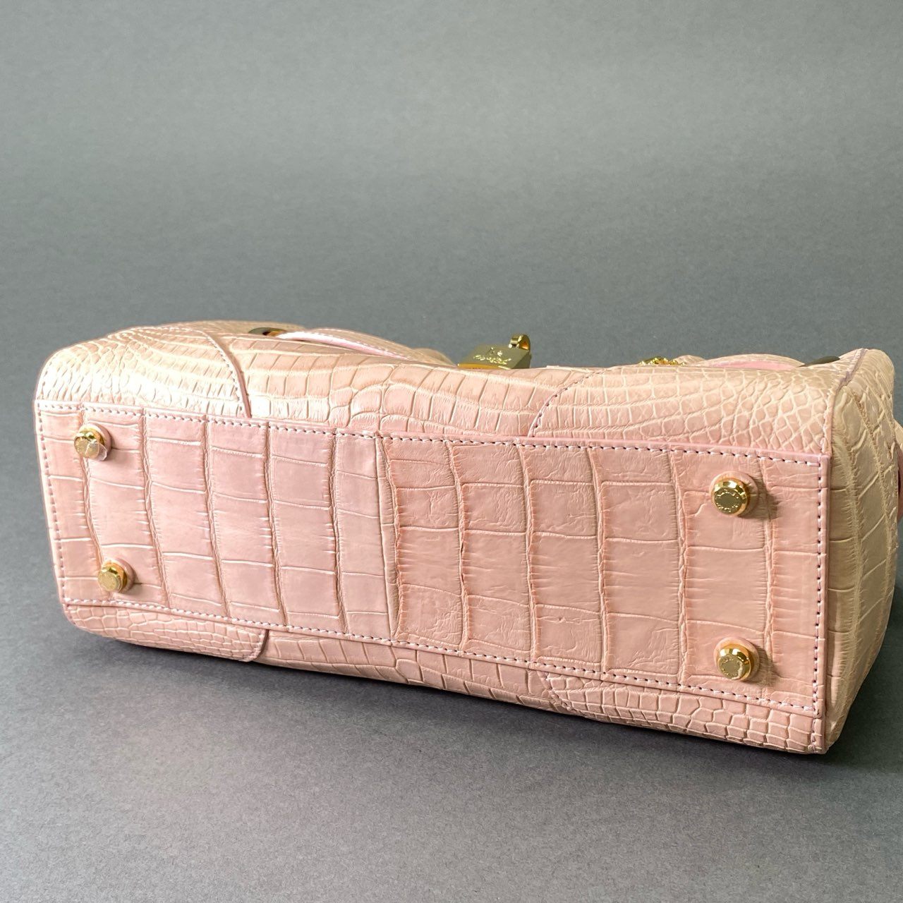 De18 【美品】 LEATHER JUWELS Crystal Reptiles レザージュエルズ ピンク クロコダイルレザー わんちゃんチャーム付き ハンドバッグ ピンク レディース 女性用 鞄
