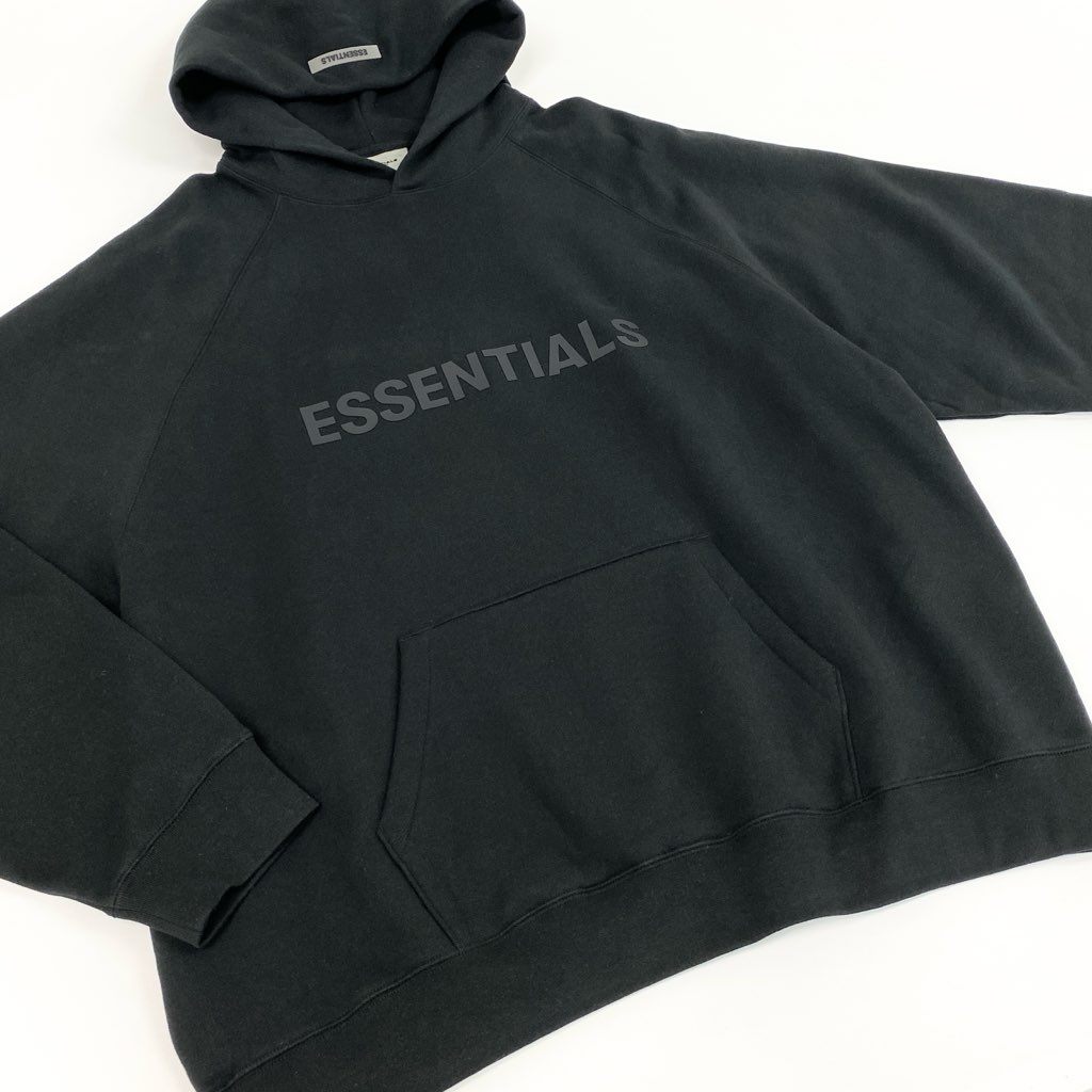 22d6 《美品》 Fear of God ESSENTIALS フィアオブゴッド エッセンシャルズ タグ付 フロントロゴ プルオーバーフーディ パーカー スエット 大きいサイズ XXL ブラック