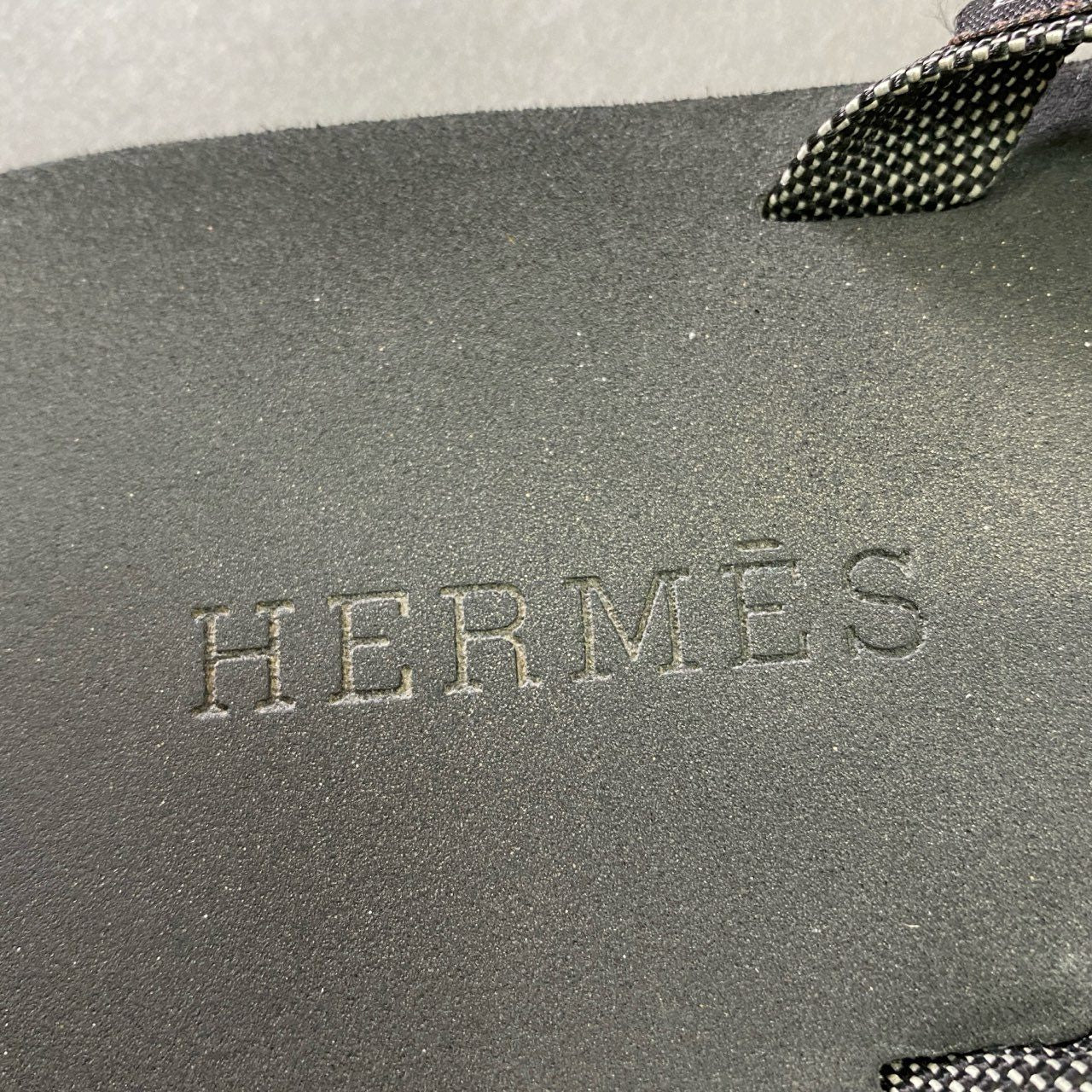 7d16 HERMES エルメス トングサンダル ブラック グレー ビーチサンダル シューズ 夏 イタリア製