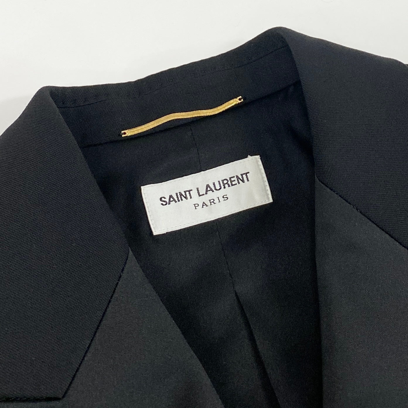 17h20《美品》 SAINT LAURENT PARIS サンローラン パリ テーラードジャケット クロップド ダブル サテンラペル 2023年 759697 サイズ36 ブラック レディースk02i