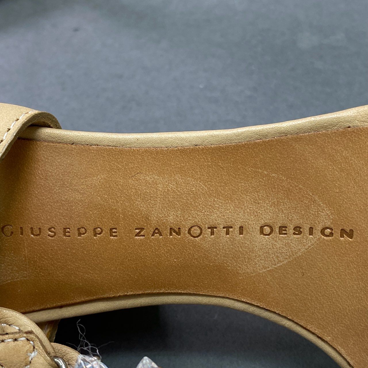 1e26 《美品》 GIUSEPPE ZANOTTI ジュゼッペザノッティ クリスタルビジュー レザーサンダル 37 ベージュ Leather アンクルストラップ シューズ 夏