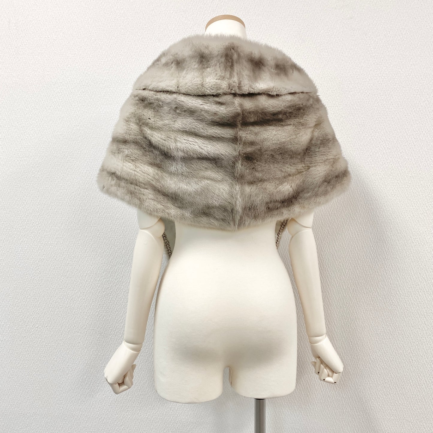 37i19 SAGA MINK サガミンク 銀サガ サファイアミンク ティペット マフラー 衿巻き シルバーグレー ミンクファー レディースu02t