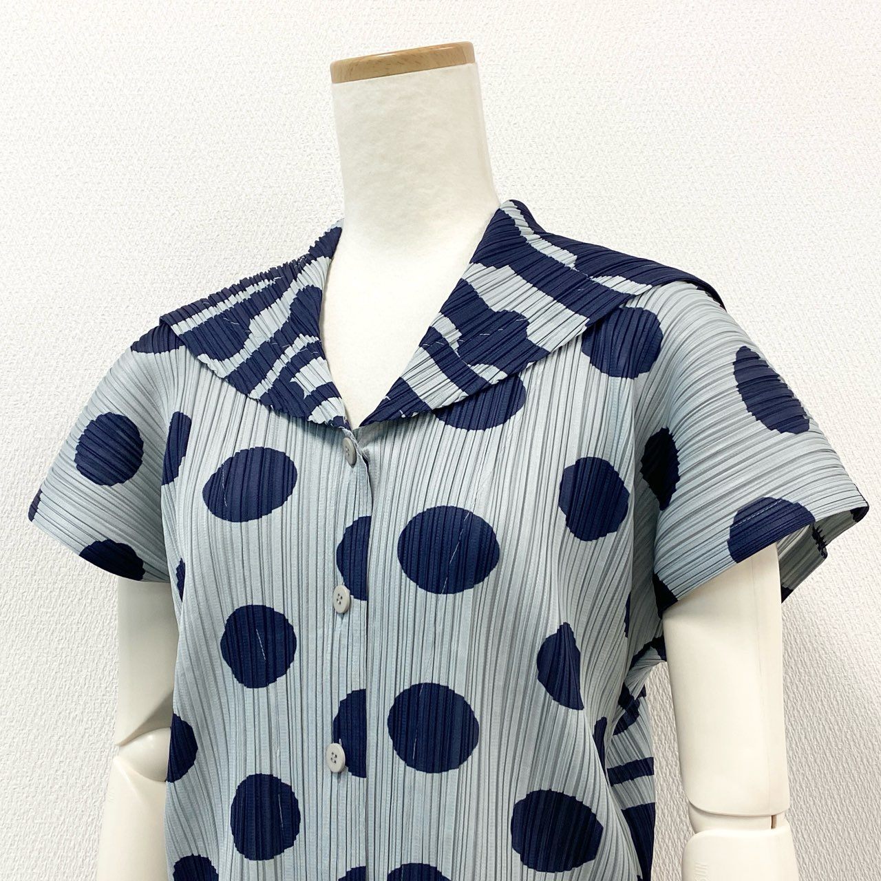 60f23 PLEATS PLEASE ISSEY MIYAKE プリーツプリーズ イッセイミヤケ ドット柄 セーラーカラー ノースリーブブラウス トップス カーディガン 羽織 日本製 PP41-JD681 3 ブルー