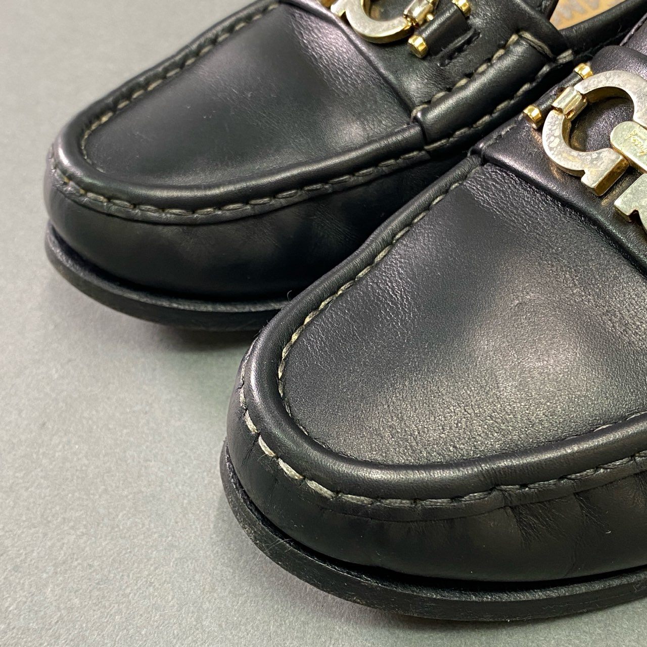 2l19 Salvatore Ferragamo サルヴァトーレ フェラガモ ガンチーニ ローファー 7 ブラック レザー ビジネス フォーマル シューズ イタリア製