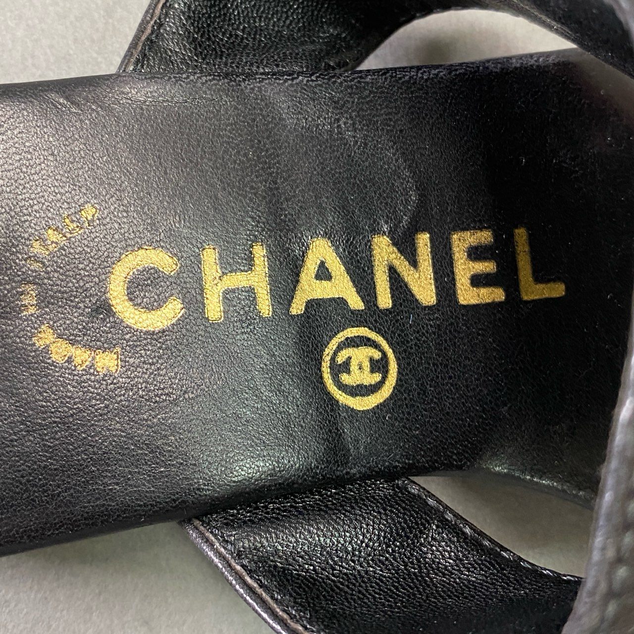 7d16 CHANEL シャネル スタッズココマーク トングサンダル 34 1/2 ブラック レザー シューズ 夏 イタリア製