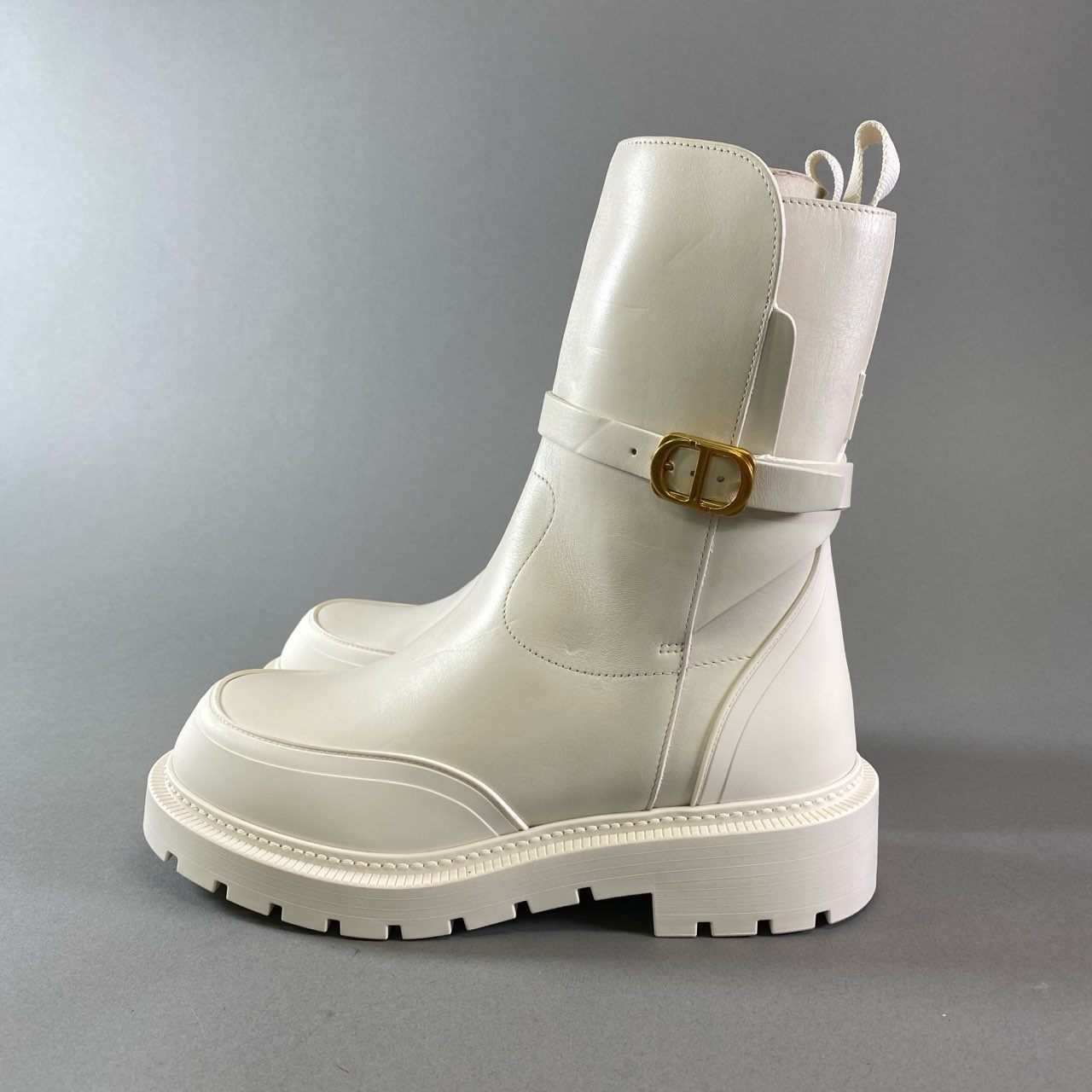 1h9《未使用品》 Christian Dior クリスチャンディオール 23SS EMPREINTE CD金具ベルト ブーツ 37 1/2 ホワイト レザー イタリア製 シューズt18r