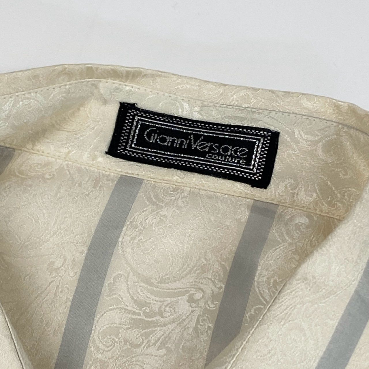 7f11 《極美品》 Gianni Versace ジャンニヴェルサーチ 総シルク 長袖シャツ とろみシャツ ストライプ バロック柄 透かし模様 イタリア製 50 アイボリー シルク100%