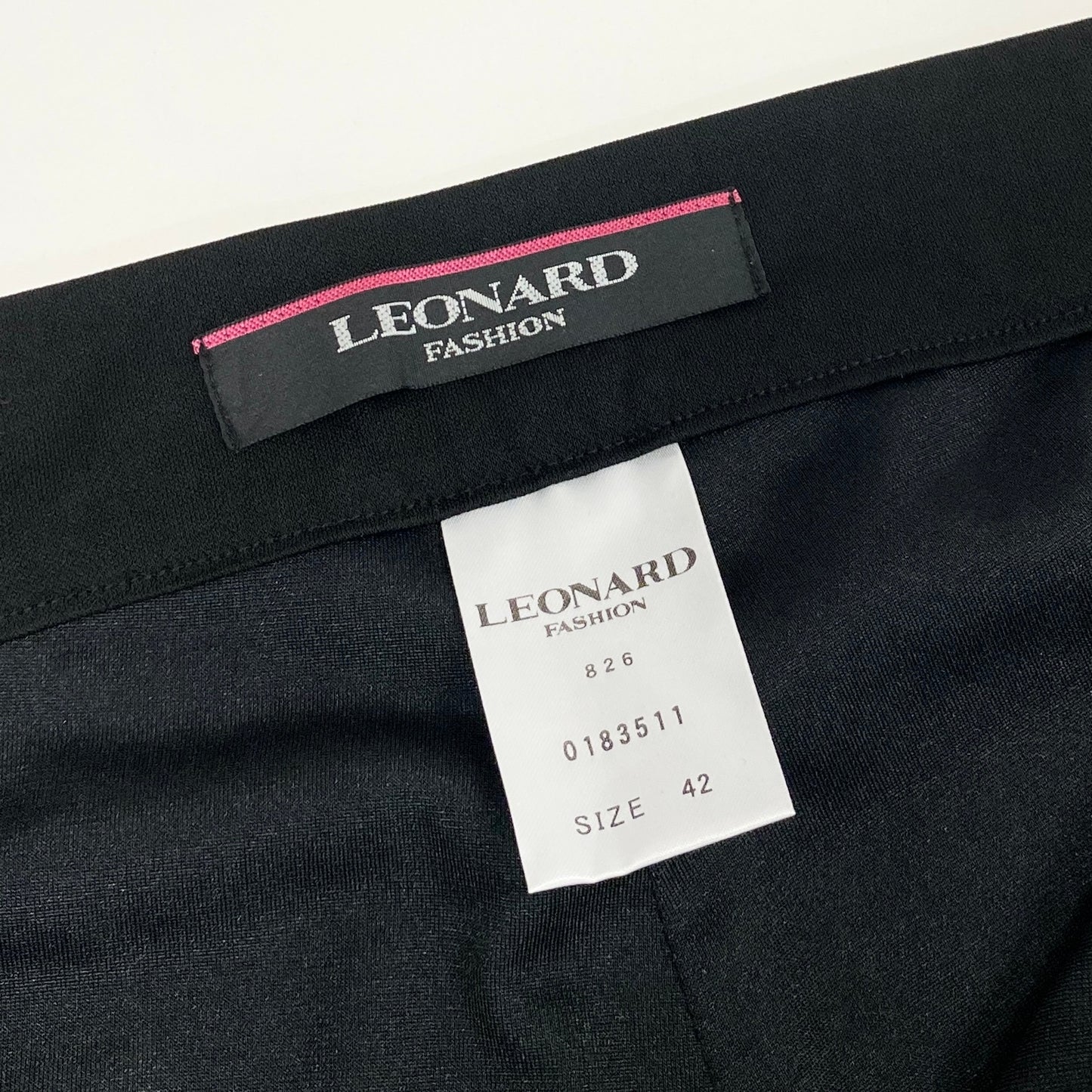 56h1 LEONARD レオナール ボトムス カンカン素材 ストレートパンツ ストレッチ 春夏 レディース 女性用 0183511 42 ブラックu02t