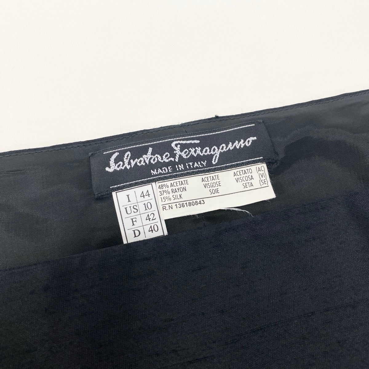 Eh1 Salvatore Ferragamo サルヴァトーレフェラガモ ノースリーブカットソー トップス シルクブレンド タンクトップ イタリア製 136180843 I44 ブラック レディース 女性用u02t