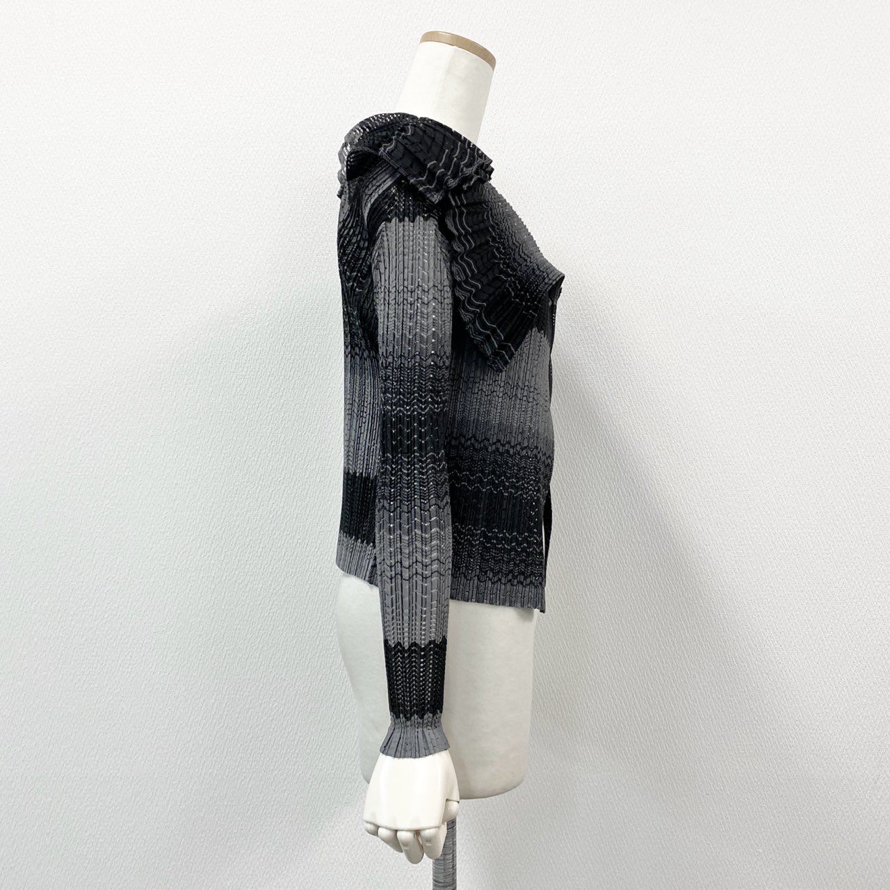47b28 【美品】 PLEATS PLEASE プリーツプリーズ イッセイミヤケ ビッグカラー プリーツ加工 カーディガン トップス PP73-J0504 サイズ3 ブラック×グレー ポリエステル100% レディース