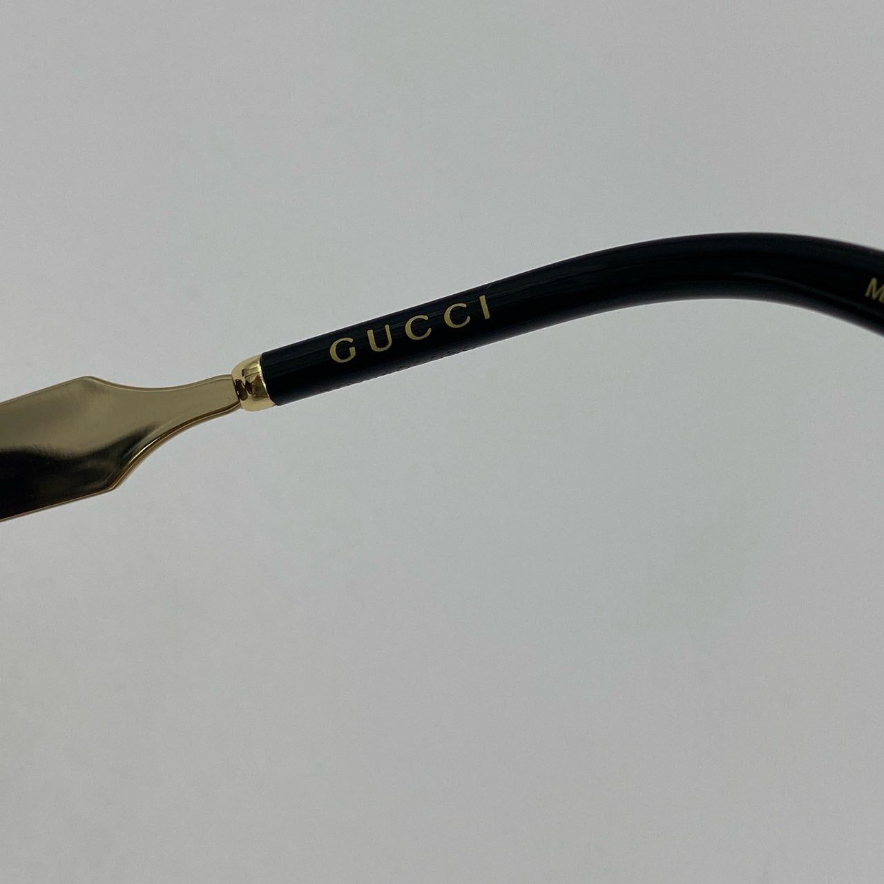 h7《極美品》 GUCCI グッチ バタフライ サングラス GG0076SK 62□15 ブラック ゴールド アレッサンドロ アイウェア 眼鏡 ケース クロス付きt18r