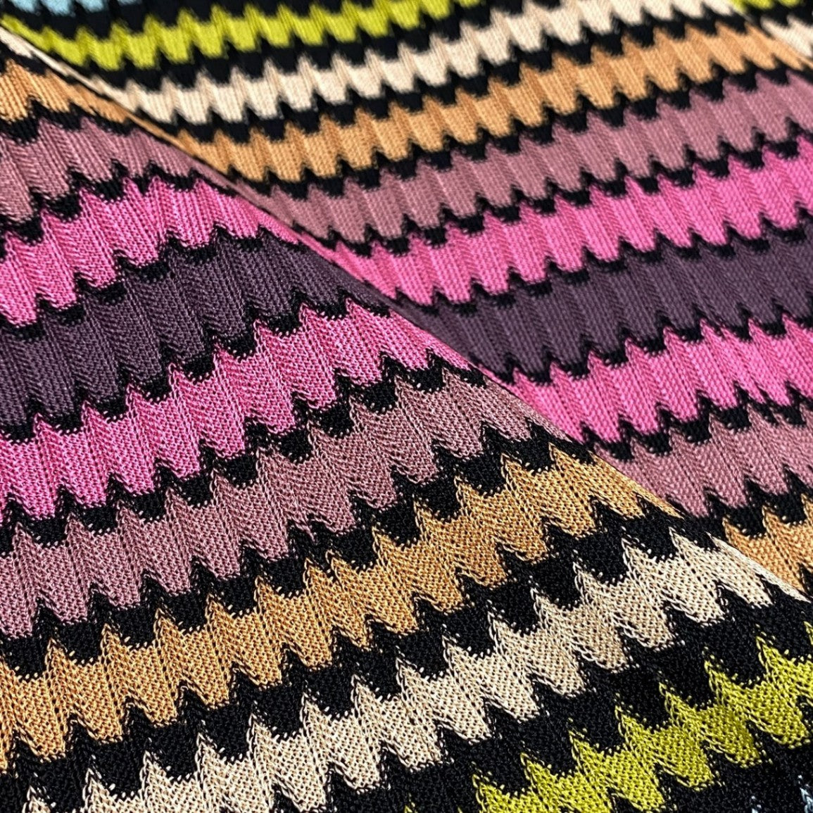 25f14 MISSONI ミッソーニ イタリア製 テーラードジャケット ニットジャケット パイピング ピークドラペル 40 マルチカラー レーヨン レディース