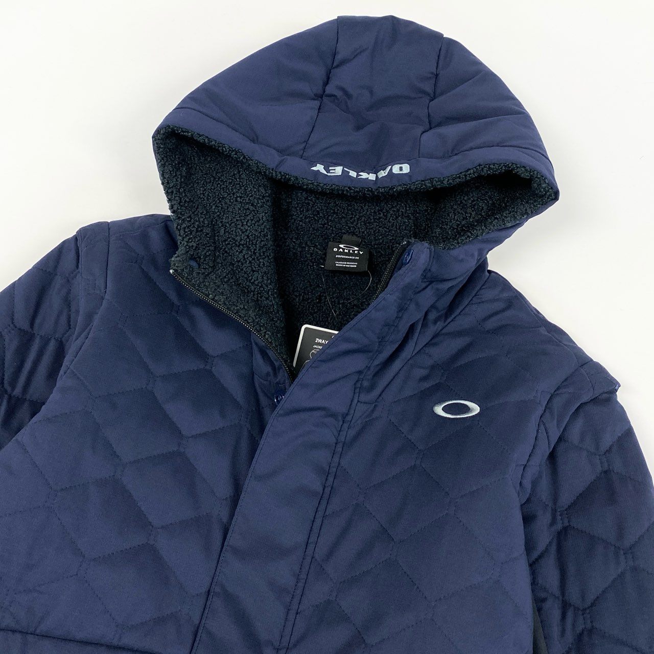 58i10-2《未使用品》タグ付 OAKLEY オークリー UNEVEN PUFF JACKET 3.0 中綿2wayジャケット ベスト ゴルフウェア アウター ロゴ刺繍 大きいサイズ FOA402870 2XL ネイビー メンズk02i