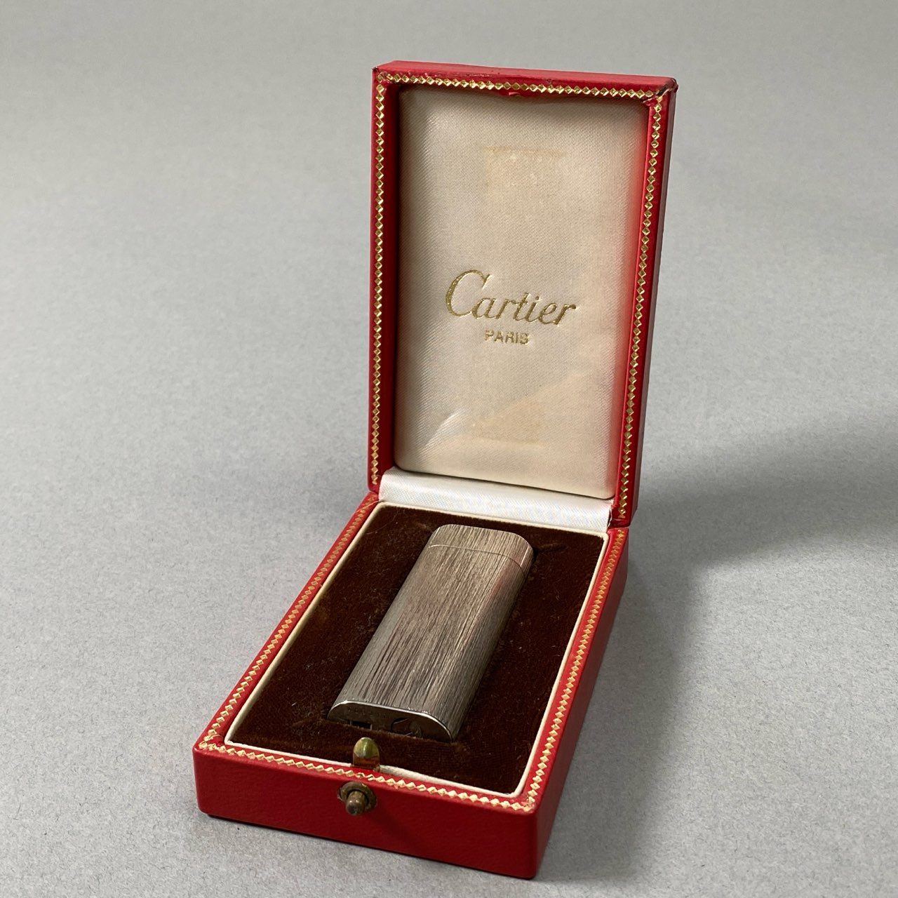 i4 ②《希少》 Cartier カルティエ 銀無垢 SV925 オーバル ローラー式 ガスライター シルバー SILVER 火花確認済み 箱付きt18r