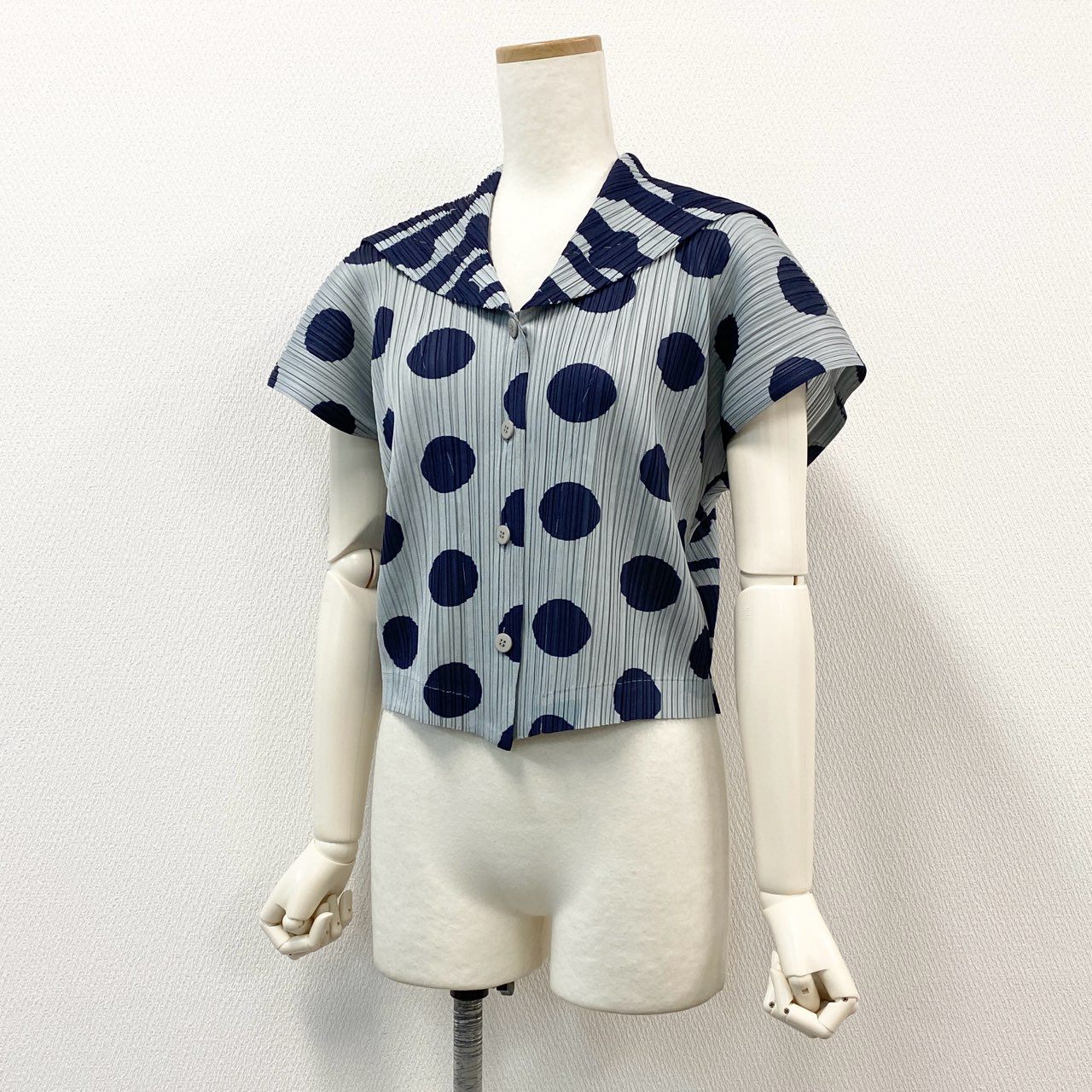 プリーツプリーズ　トップス　白 spc プリーツプリーズ イッセイミヤケ PLEATSPLEASE ISSEYMIYAKE