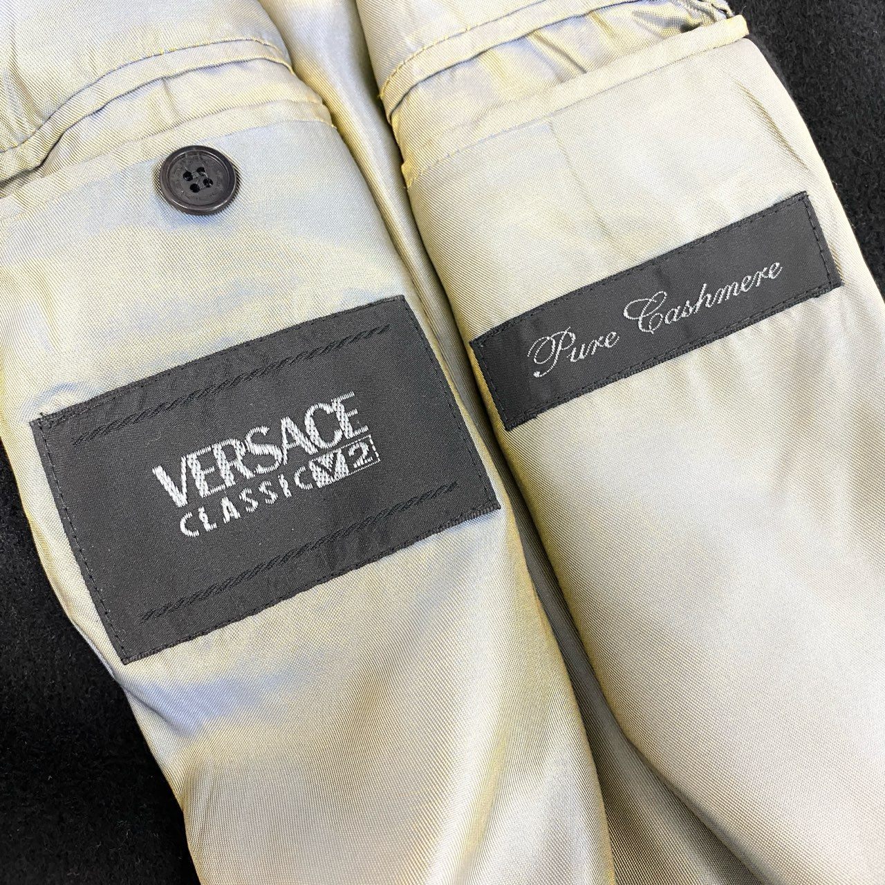 57h28 VERSACE ヴェルサーチ イタリア製 総カシミヤ ロング丈 チェスターコート 大きいサイズ 52 XLサイズ相当 ブラック カシミア100 メンズo07t