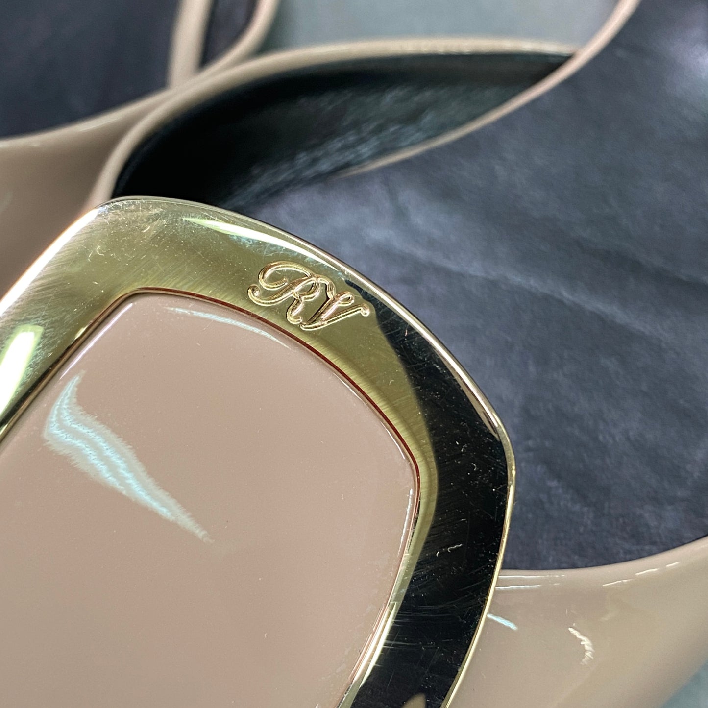 g29《極美品》 Roger Vivier ロジェヴィヴィエ Chips d’Orsay バレリーナフラットシューズ 34 1/2 ベージュ エナメル パンプス 箱有t18r