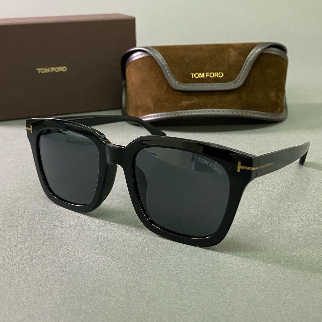 j29 TOM FORD トムフォード サングラス 眼鏡 アイウェア メガネ スクエア ウィリントン イタリア製 TF892-2 56□22 145 ブラック