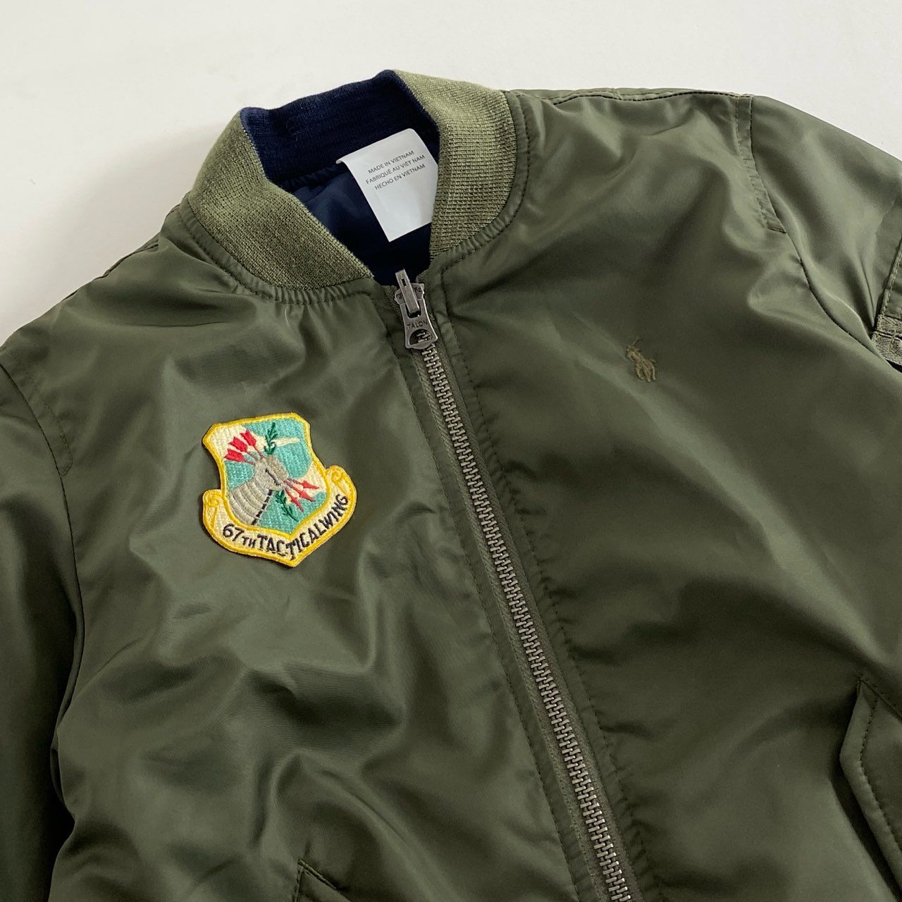 88i3② 《未使用保管品》定価¥29,590 POLO RALPH LAUREN ポロ ラルフローレン ワッペン付き MA-1 フライトジャケット 6 カーキ タグ付