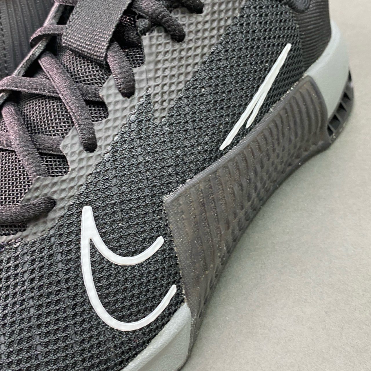 5g8《美品》 NIKE ナイキ Metcon 9 メトコン スニーカー DZ2617-001 26cm ブラック トレーニングシューズ ランニング 箱付き