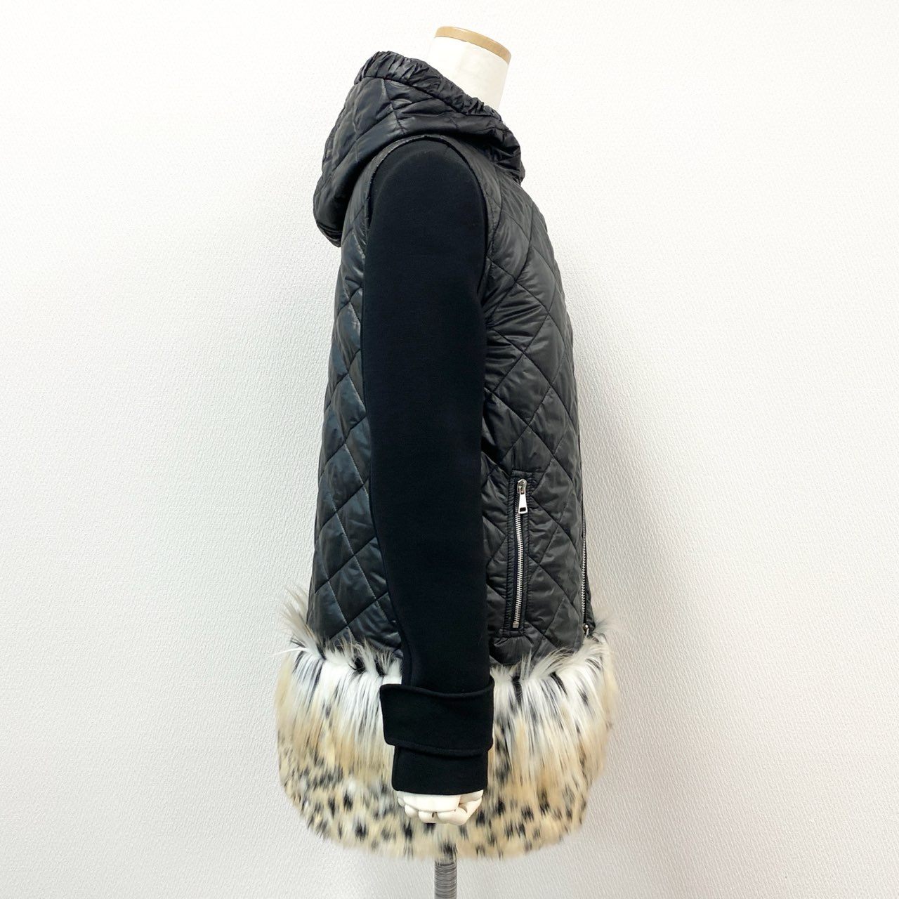 5d2 《美品》 ERMANNO SCERVINO エルマンノ シェルビーノ ベスト付 セパレート ノーカラージャケット 40 ブラック 2点セット イタリア製 レオパード柄