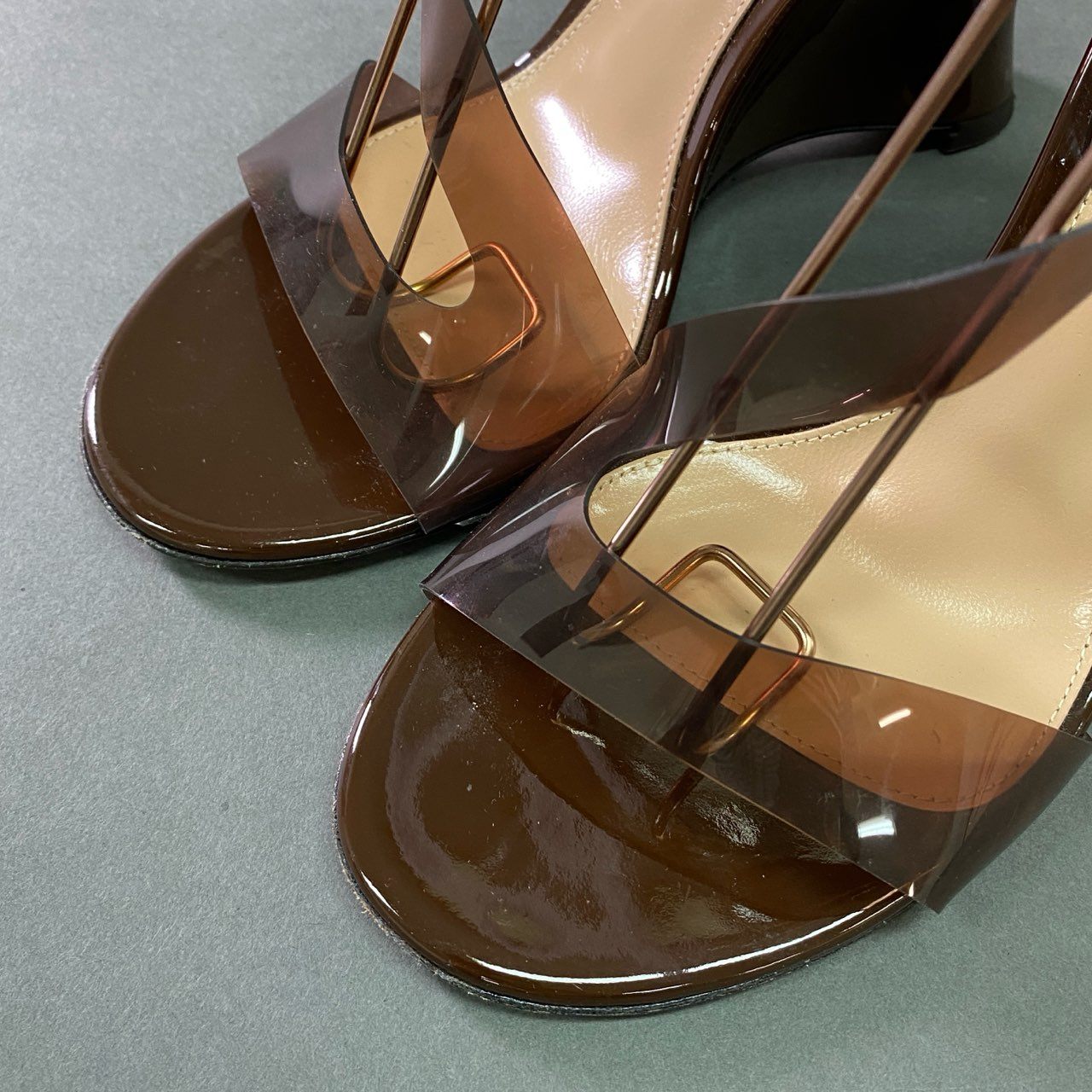 7a28 Gianvito Rossi ジャンヴィトロッシ Metropolis メトロポリス ガラスウェッジ サンダル シューズ イタリア製 37 ブラウン