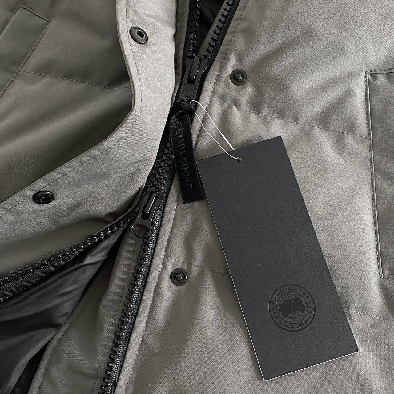 82j4 《新品タグ付き》 CANADA GOOSE カナダグース ブラックレーベル 3802LB SHELBNRNE PARKA ダウンコート アウター コヨーテファー サイズXS グレー系 レディース