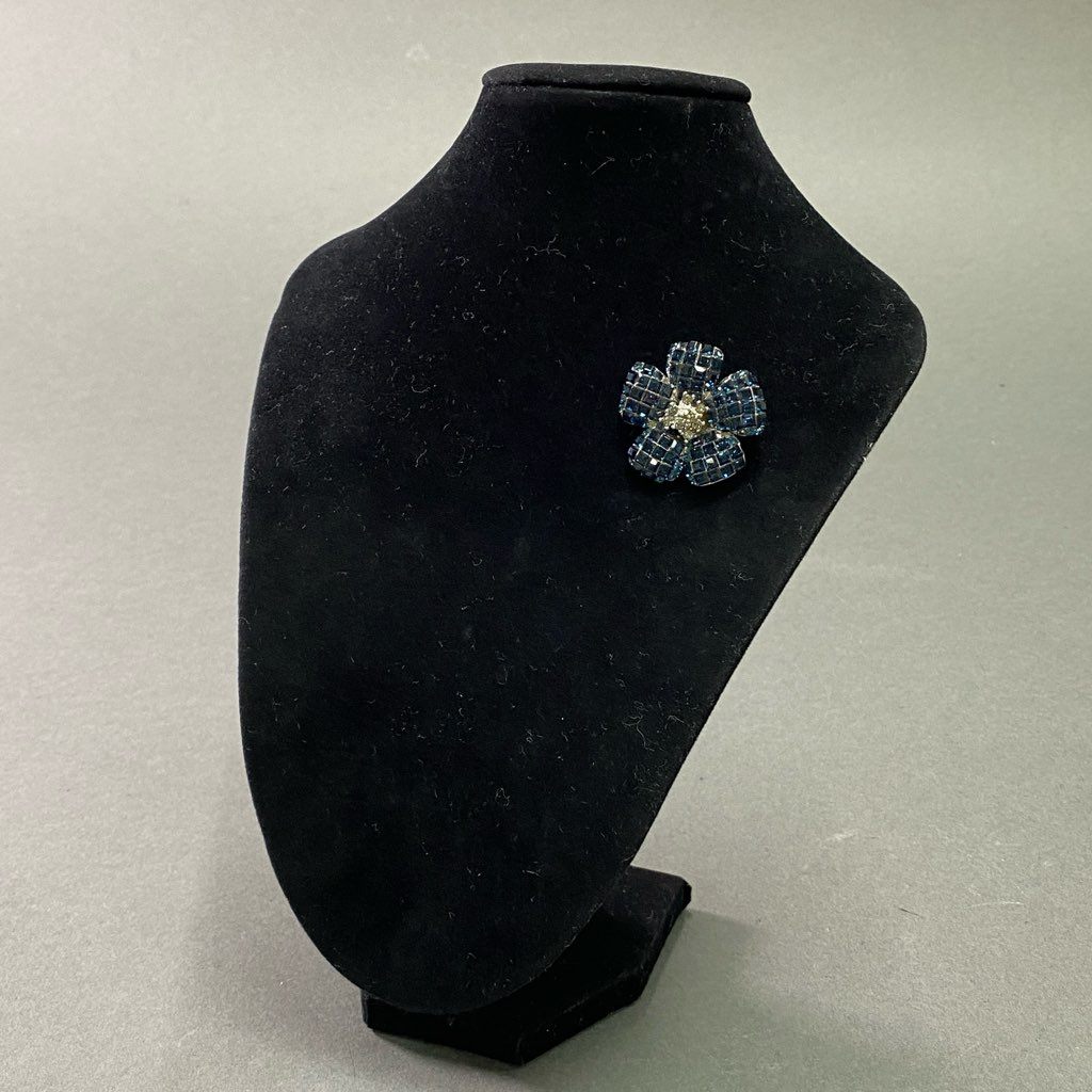 3e10 《美品》 FOXEY フォクシー ブローチ 小物 フラワーモチーフ ラインストーン ビジュー ネイビー シルバー レディース