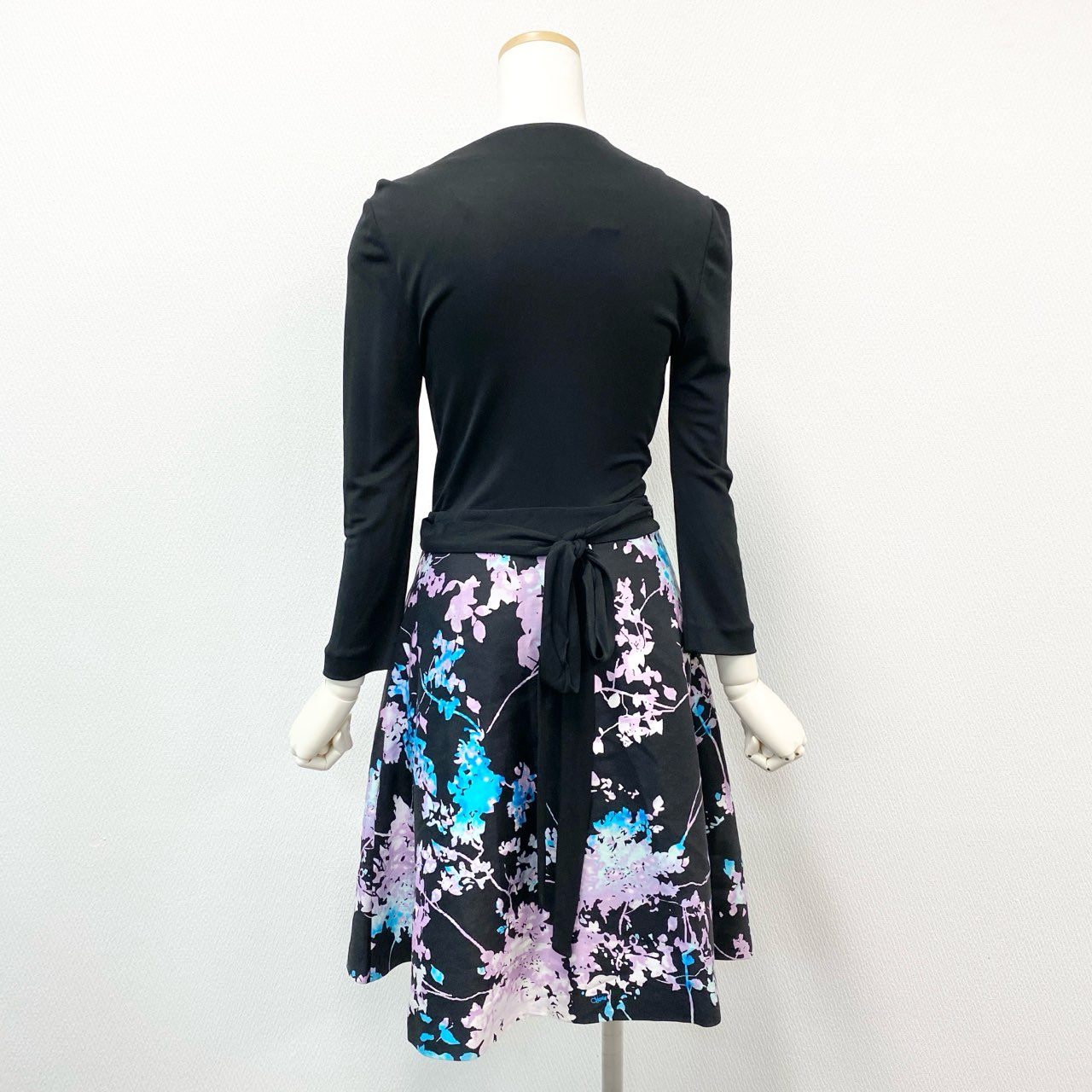 45h26 Diane von Furstenberg ダイアンフォンファステンバーグ シルク混 カシュクール 長袖ワンピース ドレス 花柄プリント 2 ブラック マルチカラー ウール シルク レディースo07t