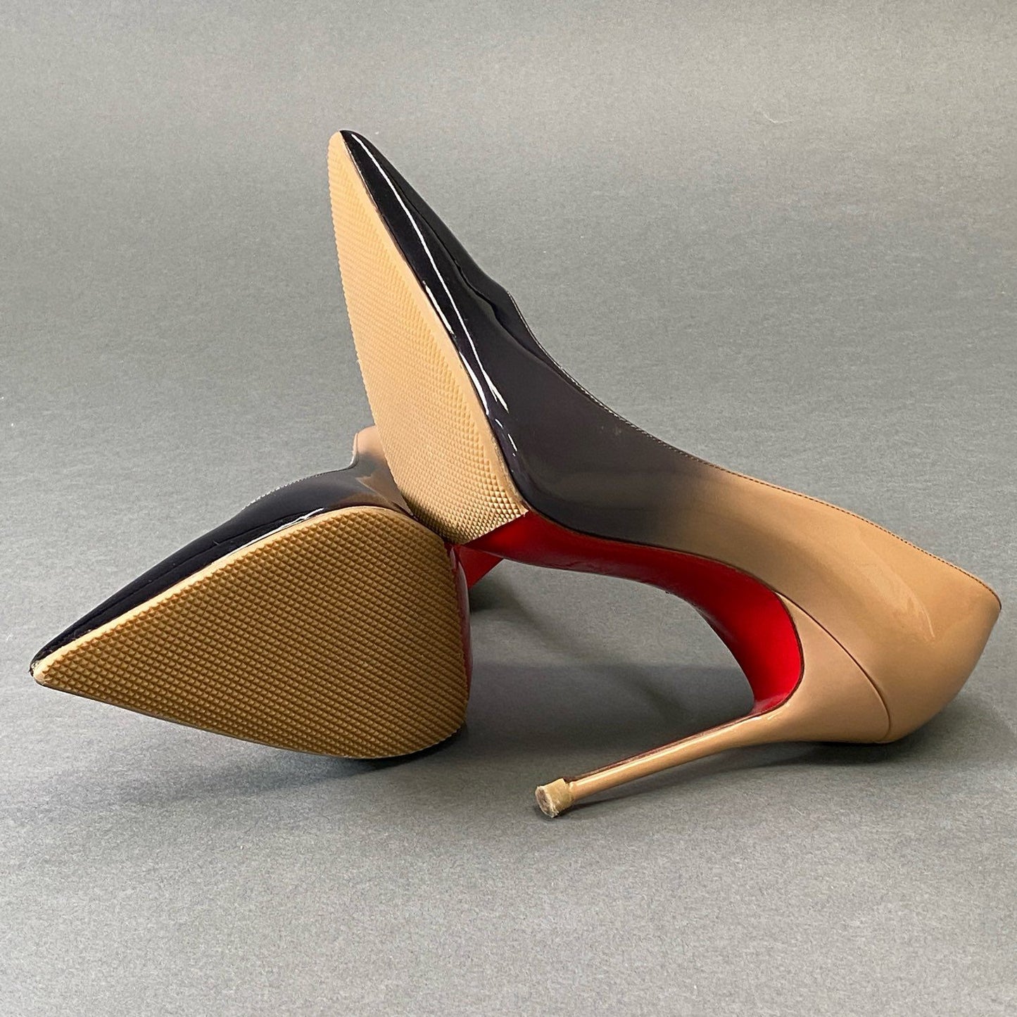 9g9 Christian Louboutin クリスチャンルブタン グラデーション ポインテッドトゥ パンプス サイズ37 ブラック ベージュ レディース