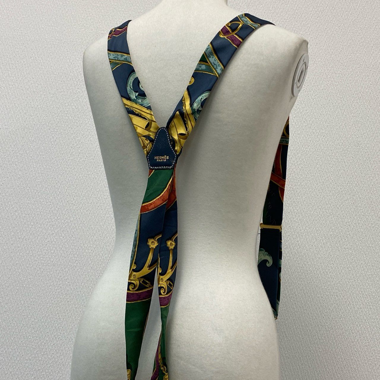 c11 HERMES エルメス スカーフ サスペンダー ネイビー シルク フランス製 カレ ゴールド金具 Vintage ヴィンテージ