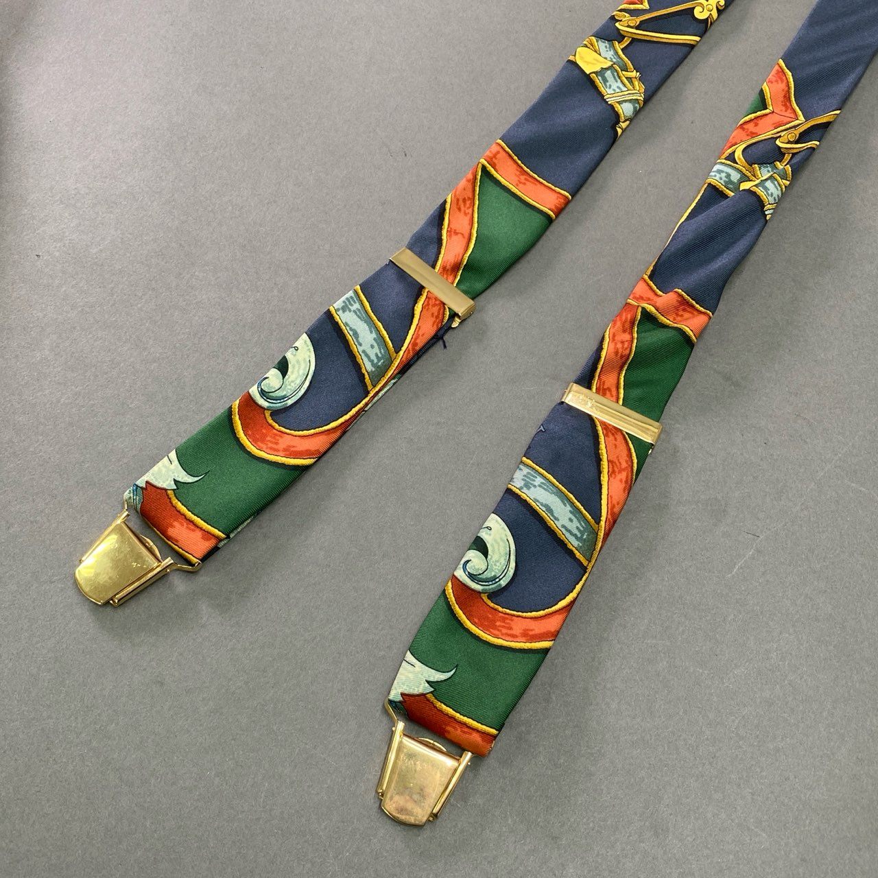 c11 HERMES エルメス スカーフ サスペンダー ネイビー シルク フランス製 カレ ゴールド金具 Vintage ヴィンテージ
