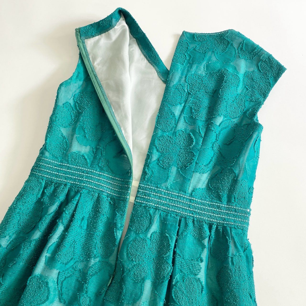 46c21 《未使用》 定価¥101,200 HANAE MORI ハナエモリ ノースリーブワンピース 40 グリーン ドレス フラワーデザイン タグ付き