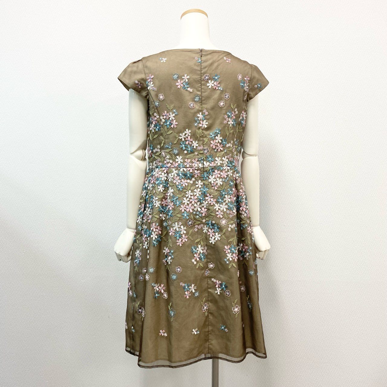 80j17 TOCCA トッカ フラワー刺繍 フレアワンピース 半袖ワンピース オーガンジー 花柄 レディース 女性用 6 カーキ系u02t