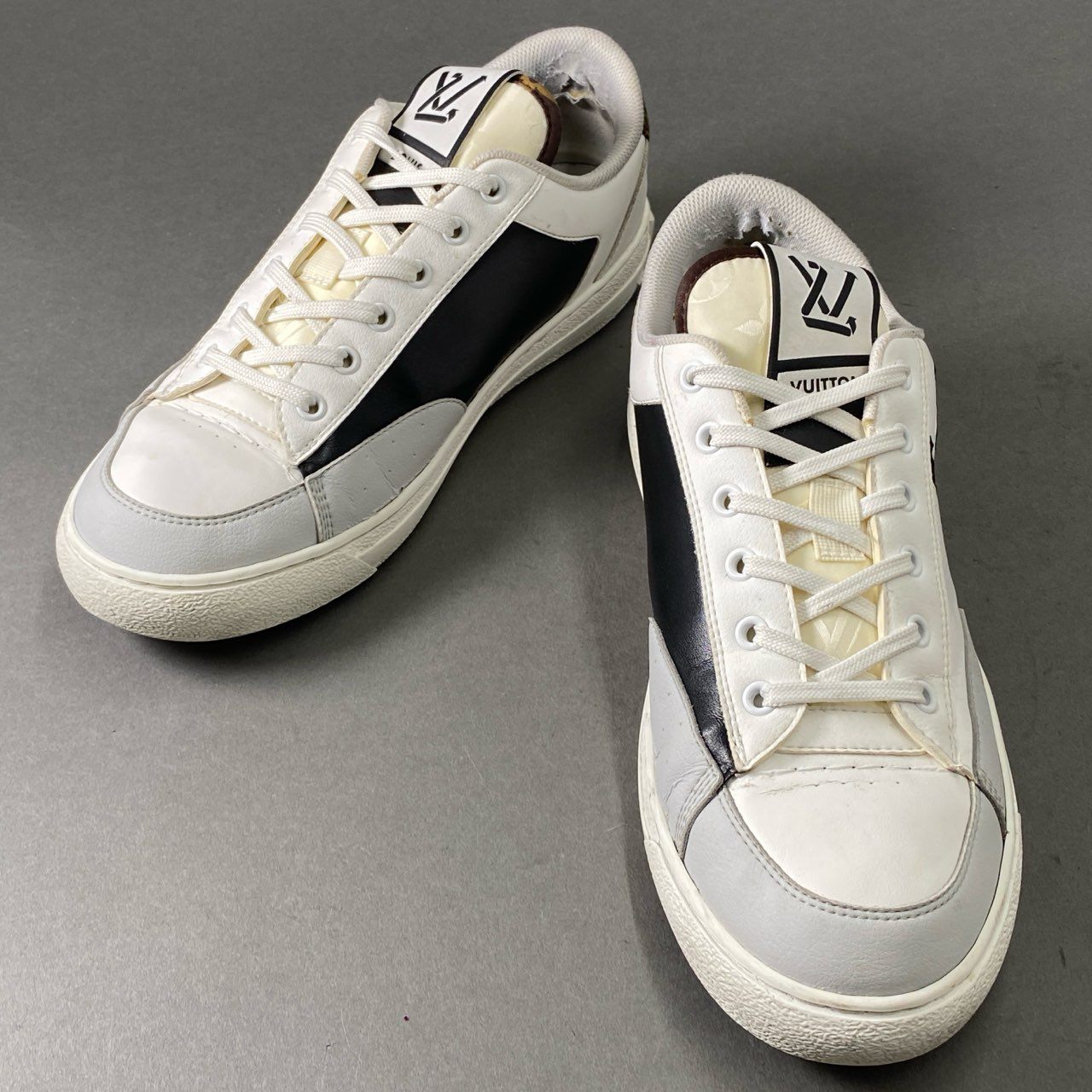 9f12 LOUIS VUITTON ルイヴィトン チャーリーライン LV スニーカー 7 1/2 ホワイト レザー イタリア製 シューズ